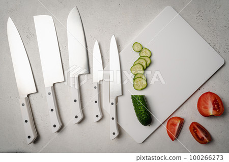 set of kitchen knives 100266273