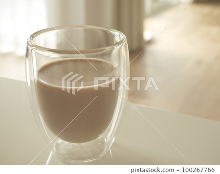 明亮的客廳咖啡牛奶 明亮的客廳咖啡牛奶 100267766