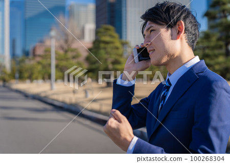 淺談智能手機的商人 100268304