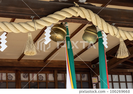 Susanooson Shrine (Esaka Shrine) worship hall bell, taken on March 5, 2023 Susanooson Shrine (Esaka Shrine) worship hall bell, taken on March 5, 2023 100269668