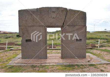 bolivia, tiwanaku, tiwanaku ruins, kalasasaya, sun gate bolivia, tiwanaku, tiwanaku ruins, kalasasaya, sun gate 100269838