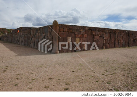 bolivia, tiwanaku, tiwanaku ruins, wall of kalasasaya bolivia, tiwanaku, tiwanaku ruins, wall of kalasasaya 100269843