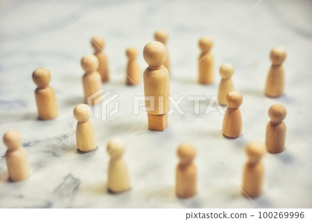Team leader mockup, copy space. Leadership, winning, boss. Winner and defeated. Wooden figure on cube,leading a business team group of people concept Team leader mockup, copy space. Leadership, winning, boss. Winner and defeated. Wooden figure on cube,leading a business team group of people concept 100269996