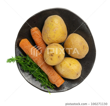 Boiled Potato in Skin Isolated, Whole Prepared Unpeeled Vegetables, Healthy Diet Ingredient, Boiled Potato 100271130
