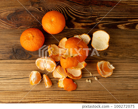 Mandarin Peel, Peeled Tangerine, Fresh Citrus Rind, Mandarins Skin, Tangerines Shell Isolated 100272075
