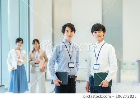 Businessman working in the office shooting cooperation "LINK FOREST" Businessman working in the office shooting cooperation "LINK FOREST" 100272823
