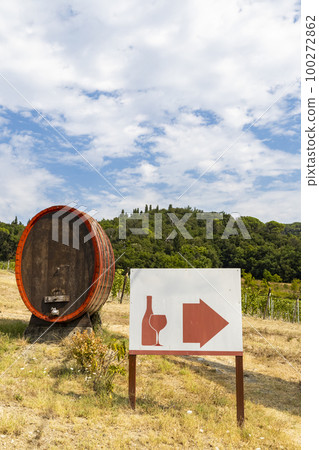 Wine barrel near Firenze, Tuscany, Italy 100272862