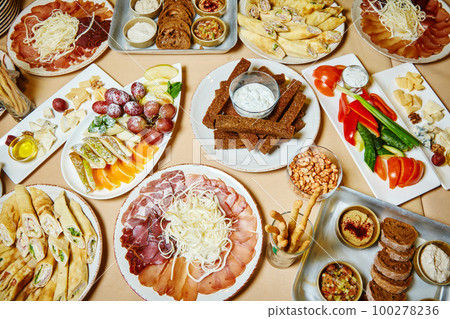 delicious food on the table 100278236