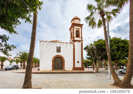 Iglesia de Nuestra Senora de Antigua Church in Antigua Square Park Iglesia de Nuestra Senora de Antigua Church in Antigua Square Park 100280079