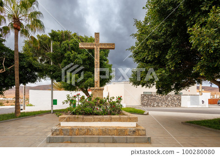 Iglesia de Nuestra Senora de Antigua Church in Antigua Square Park Iglesia de Nuestra Senora de Antigua Church in Antigua Square Park 100280080