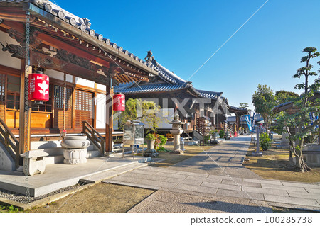 [Mt. Keizoku Hodoin Konkuraji Temple] (Shikoku Sacred Site No. 76 Fudasho) Kinzoji Town, Zentsuji City, Kagawa Prefecture 100285738