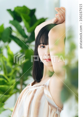 Women's skin care image hair removal salon 100287915