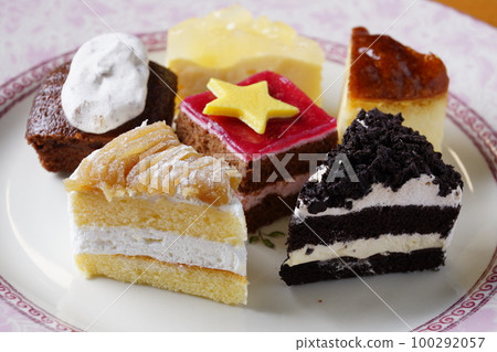 小蛋糕蛋糕自助餐 100292057