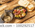 Ajillo Spanish cuisine Clam Ahijo (Oil baked dish) 100292517