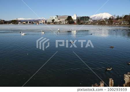 Mount Iwate seen from Takamatsu Pond 100293939