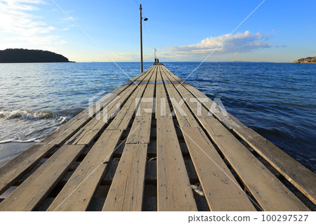 Haraoka Beach and Haraoka Pier on the Boso Peninsula 100297527