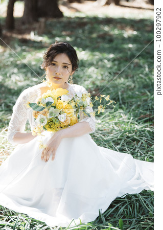 新娘與新娘婚禮圖像花束 100297902