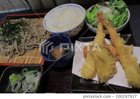 Hegisoba 天婦羅套餐 Hegisoba 午餐 Hegisoba 天婦羅套餐 Hegisoba 午餐 100297917