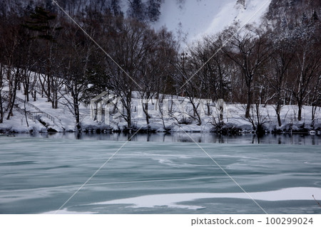池塘雪景 池塘雪景 100299024