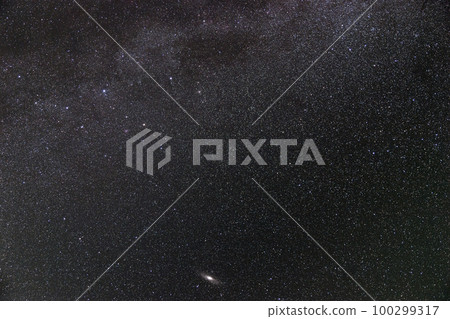 夏季星空仙后座和仙女座星系 夏季星空仙后座和仙女座星系 100299317