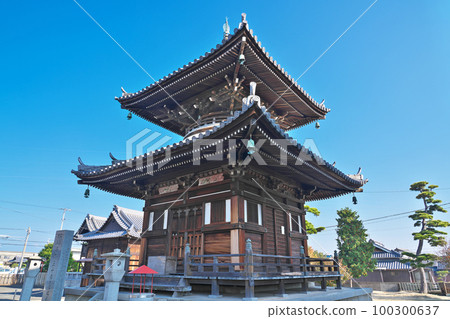 [Mt. Kuwata, Myooin Temple, Doryuji Temple] (Shikoku Sacred Site No. 77 Fudasho) Kitagamo, Tadotsu Town, Nakatado District, Kagawa Prefecture 100300637