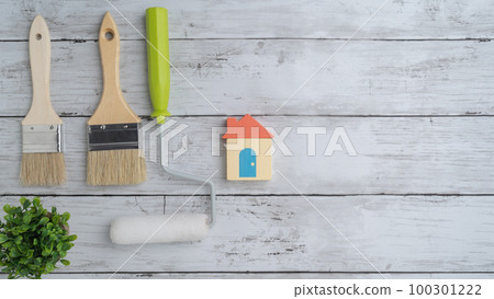 DIY/Renovation/Painting Contractor Image | Building Block House and Painting Tools 100301222