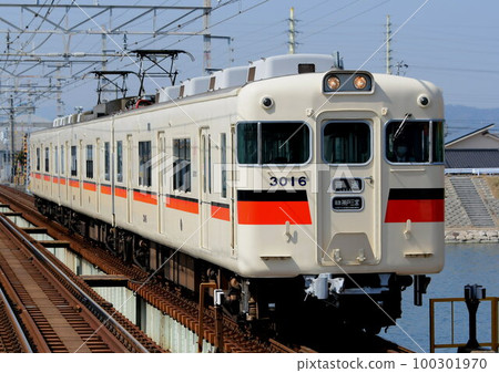 三洋電鐵3000系列鋼車過鐵橋 100301970