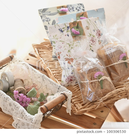 candy gift wrapping candy gift wrapping 100306530