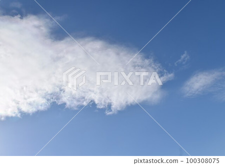 Clouds in the blue sky Clouds in the blue sky 100308075