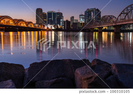 《大阪府》大阪市區夜景、淀川黃昏 《大阪府》大阪市區夜景、淀川黃昏 100310105