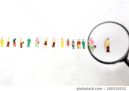 Searching employee or leader. Staff recruitment. Headhunting. Many employees and the choice of a leader from the crowd. HR. business and Human resource management concept figure stand out from the 100310532