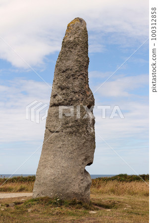 Menhir Cam Louis - megalithic monument in Brittany 100312858