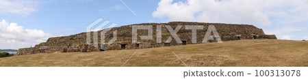 Cairn of Barnenez - megalithic monument Cairn of Barnenez - megalithic monument 100313078