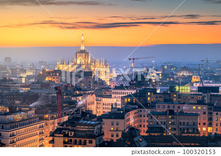 Milan, Italy cityscape with the Duomo 100320153