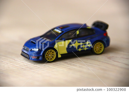 1 blue minicar 100322908