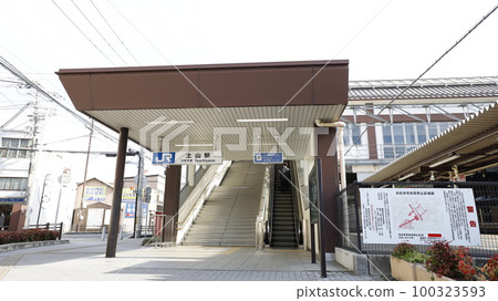 JR Sanyo Line (Kobe Line) Tsuchiyama Station Building, North Exit 100323593