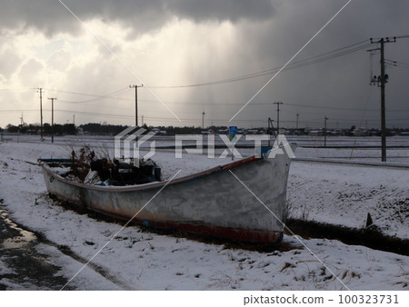 wrecked ship on land wrecked ship on land 100323731