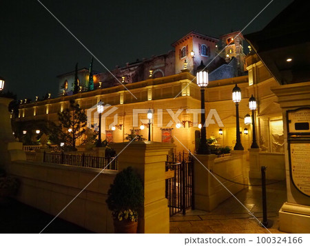 Holidays at Japanese theme parks Holidays at Japanese theme parks 100324166