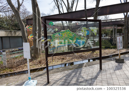 Hattori Ryokuchi Urban Botanical Garden information board (photographed on March 5, 2023) Hattori Ryokuchi Urban Botanical Garden information board (photographed on March 5, 2023) 100325536