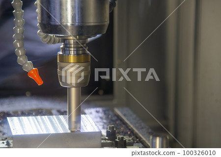 The CNC milling machine rough cutting the injection mold parts by indexable tools. The CNC milling machine rough cutting the injection mold parts by indexable tools. 100326010