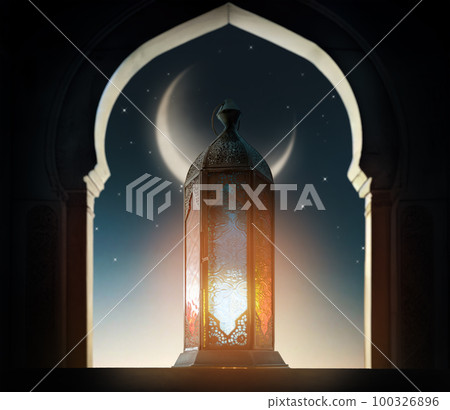 Ornamental Arabic lantern 100326896