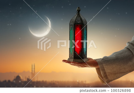 Ornamental Arabic lantern Ornamental Arabic lantern 100326898