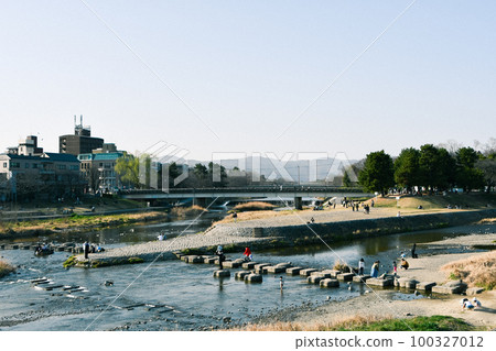 從京都的鴨大橋看到的鴨川三角洲 100327012