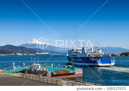 冬天的富士山和從清水港出發的駿河灣渡輪 100327015
