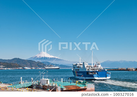 冬天的富士山和從清水港出發的駿河灣渡輪 100327016