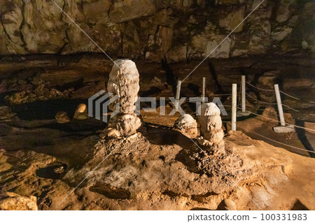 Tham Nam Lod caves in Mae Hong Son province Thailand offers beautiful stalagmite and stalactite formation in its large chamber Tham Nam Lod caves in Mae Hong Son province Thailand offers beautiful stalagmite and stalactite formation in its large chamber 100331983