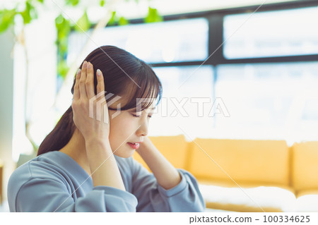 耳朵 噪聲 女生 100334625