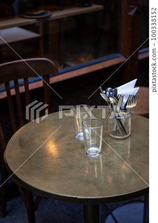 Table set on the terrace Table set on the terrace 100338152