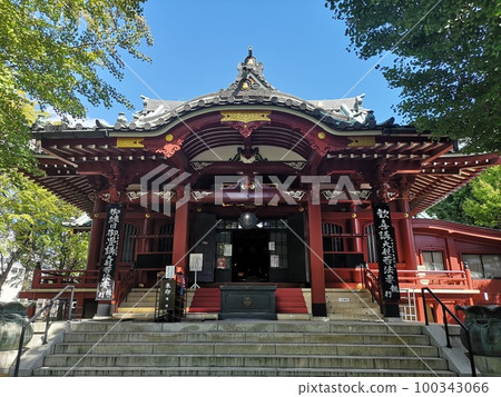 Main hall of Matsuchiyama Shoten (Honryuin) in Asakusa, Tokyo 100343066