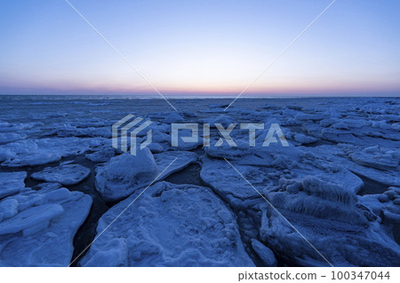 Drift ice Drift ice 100347044